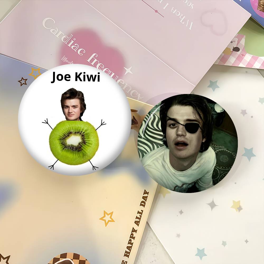 Actor Joe cool Keery  New Broo - Gaming Console Buttons recensione e prezzo
